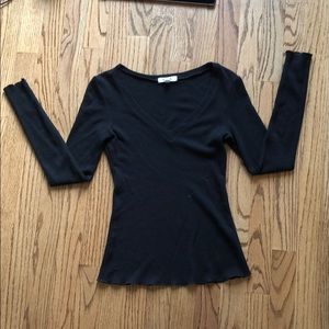 LNA Essential Long Sleeve V Neck